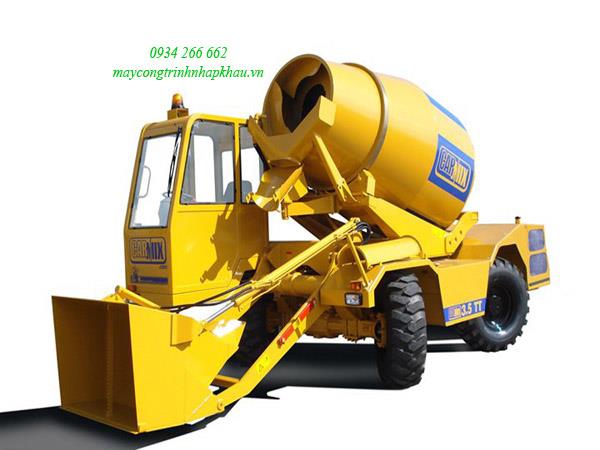 Xe trộn bê tông tự nạp liệu 3m3 Carmix